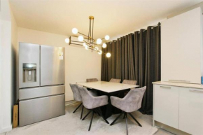 Family Friendly 4-Bedrooms